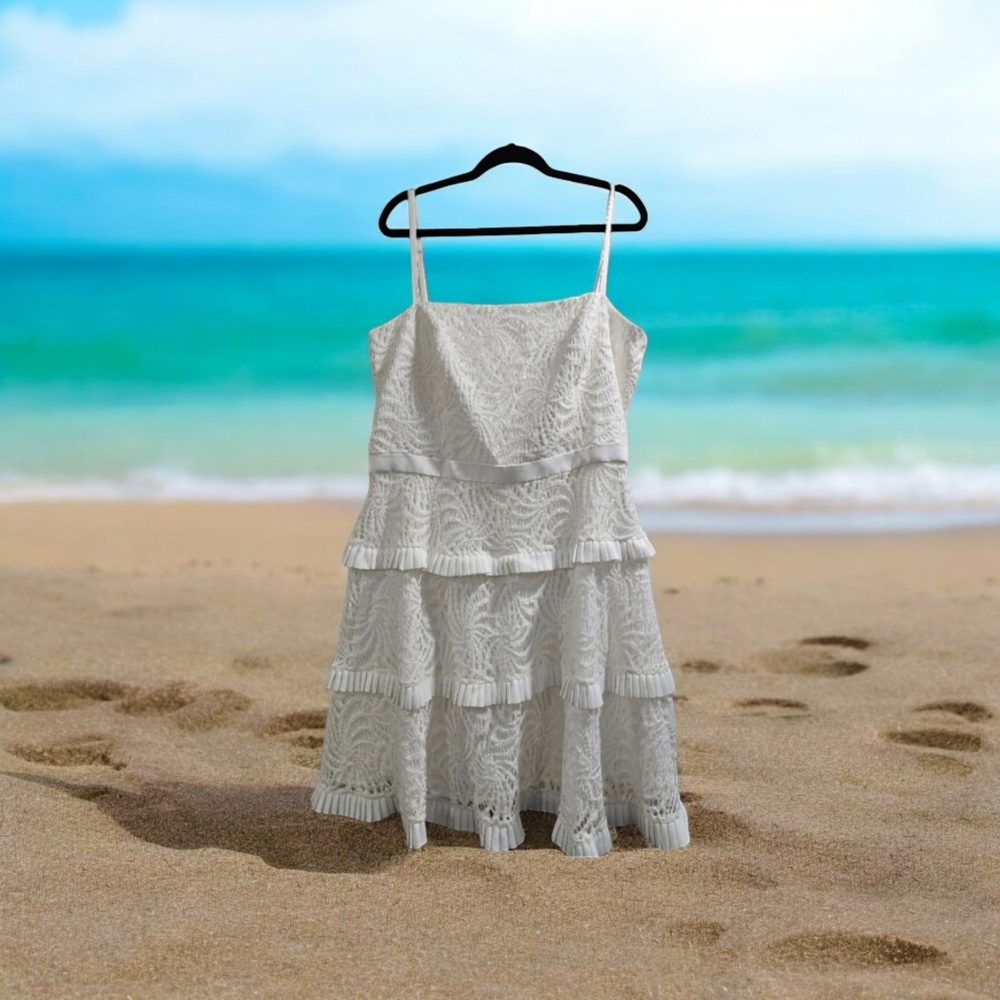 City chic knee length dress white in size large